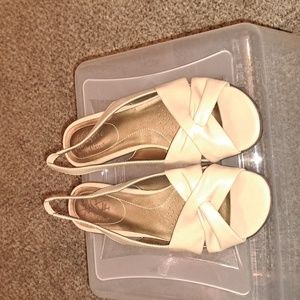 Life Stride , size 8 tan sandals